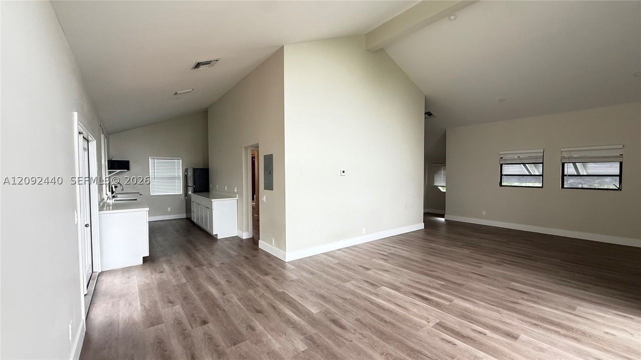 126 Ne 19th Ave #2 - Photo 6 of 18