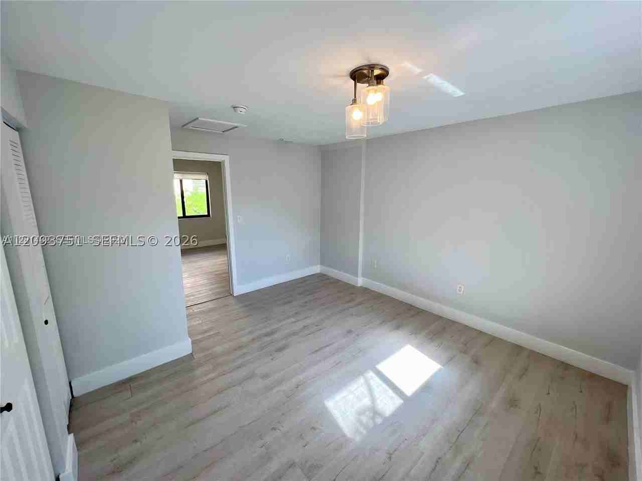 21 Nw 52nd St #1 - Photo 6 of 12