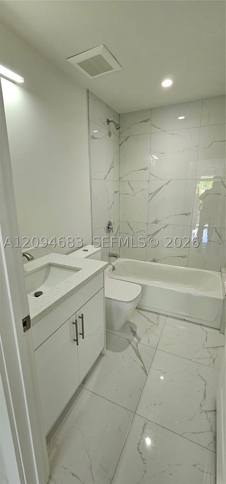 231 & 233 NW 3rd Ave #231-2333 - Photo 7 of 10