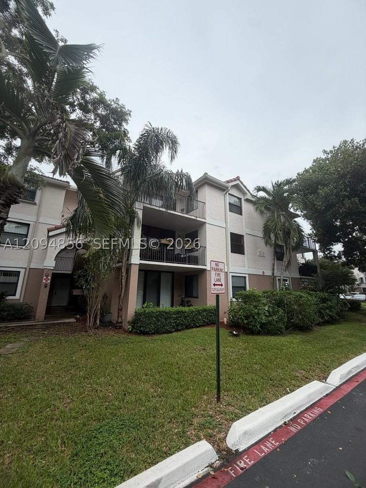 10125 W Sunrise Blvd #303 - Photo 2 of 25
