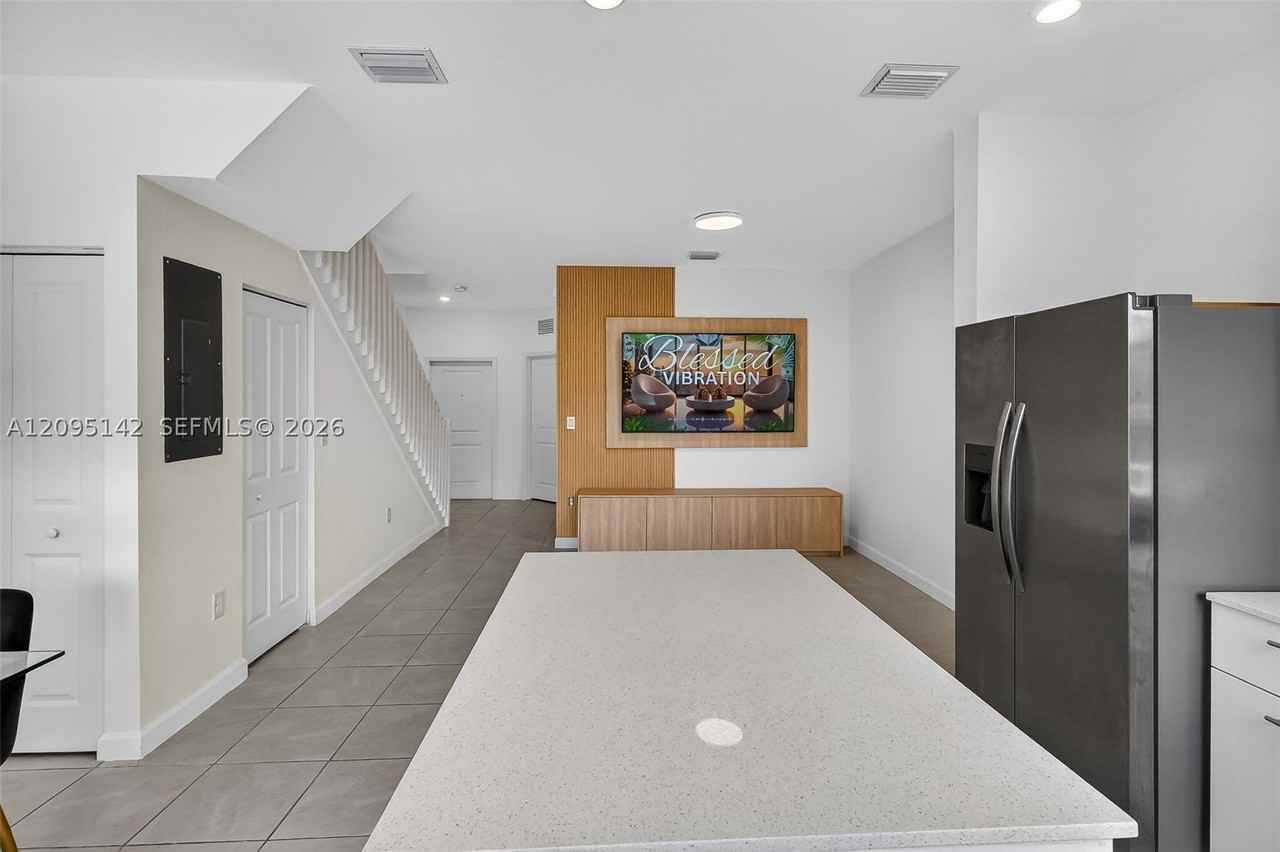 12221 Nw 24th Pl - Photo 2 of 50