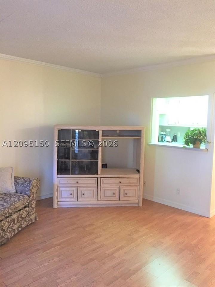 107 Canterbury E #107 - Photo 3 of 26