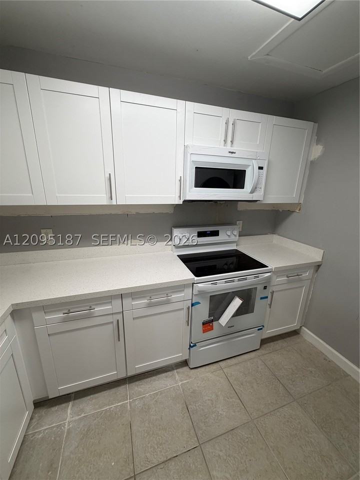 15334 Sunset Dr #9-23 - Photo 2 of 9