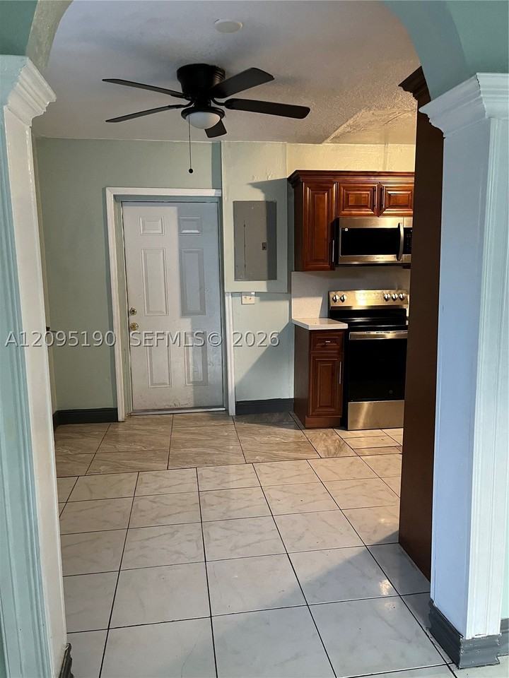 12715 Nw 10th Ave #0 - Photo 2 of 9