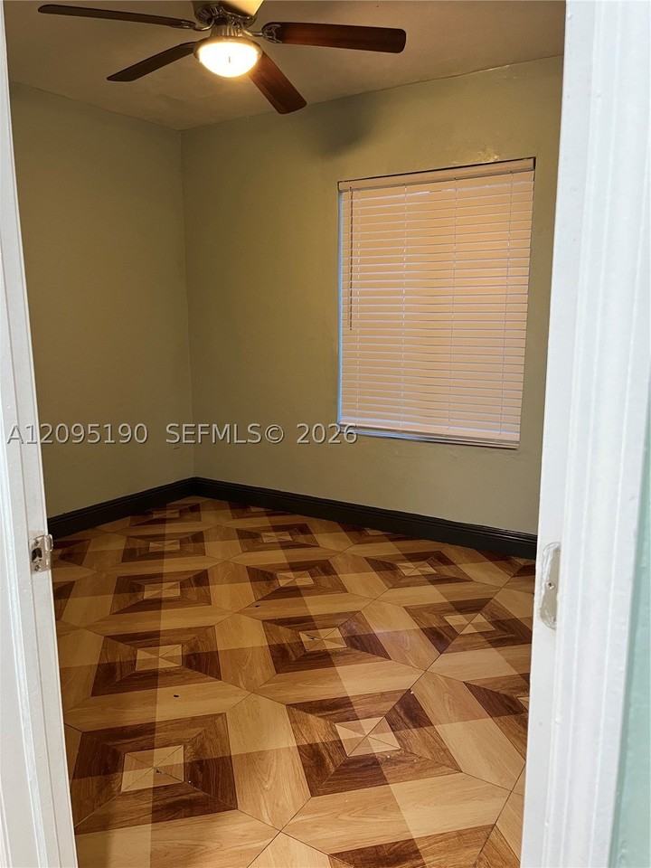 12715 Nw 10th Ave #0 - Photo 6 of 9