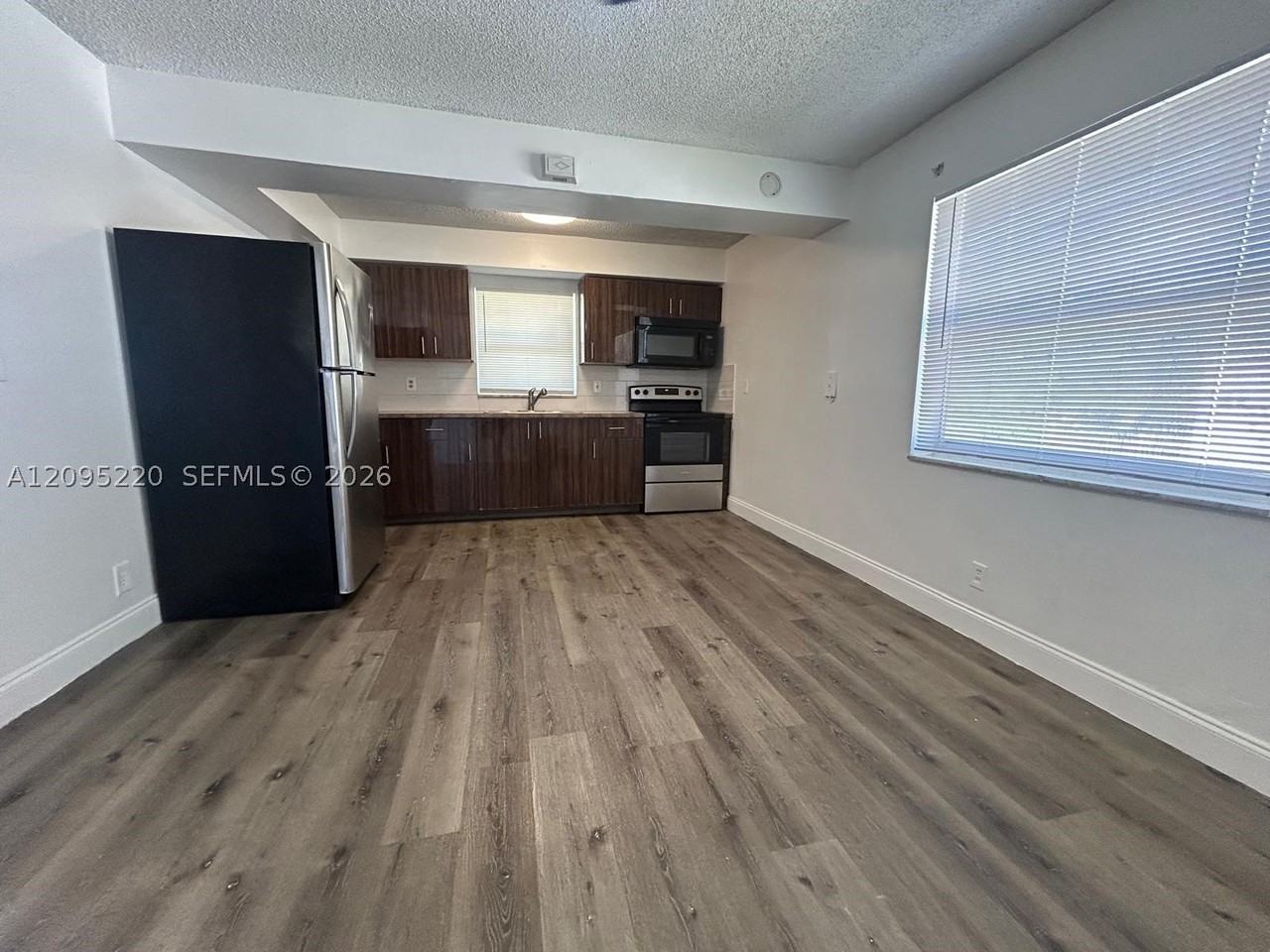 4117 Woodside Dr #2 - Photo 2 of 9