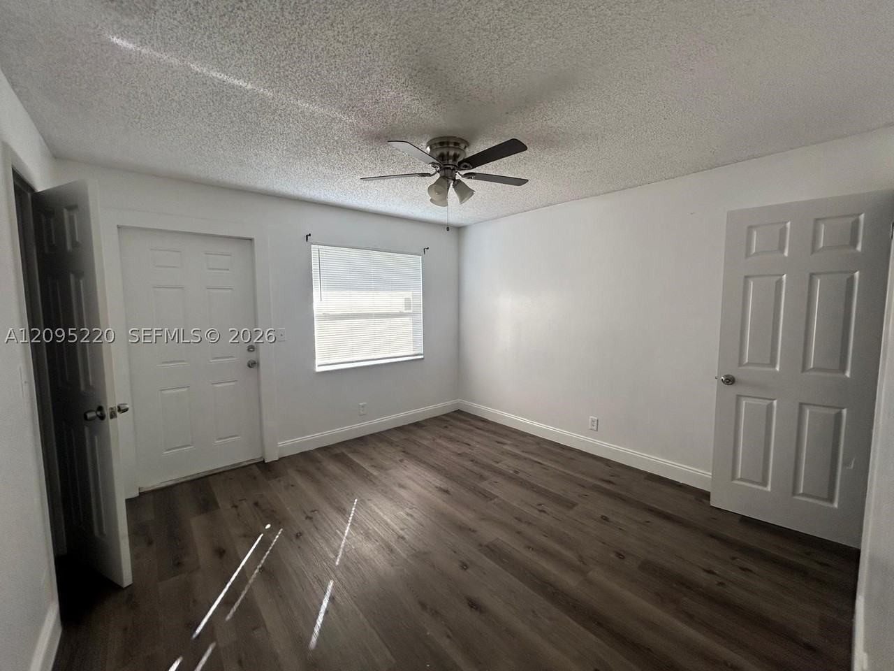 4117 Woodside Dr #2 - Photo 6 of 9