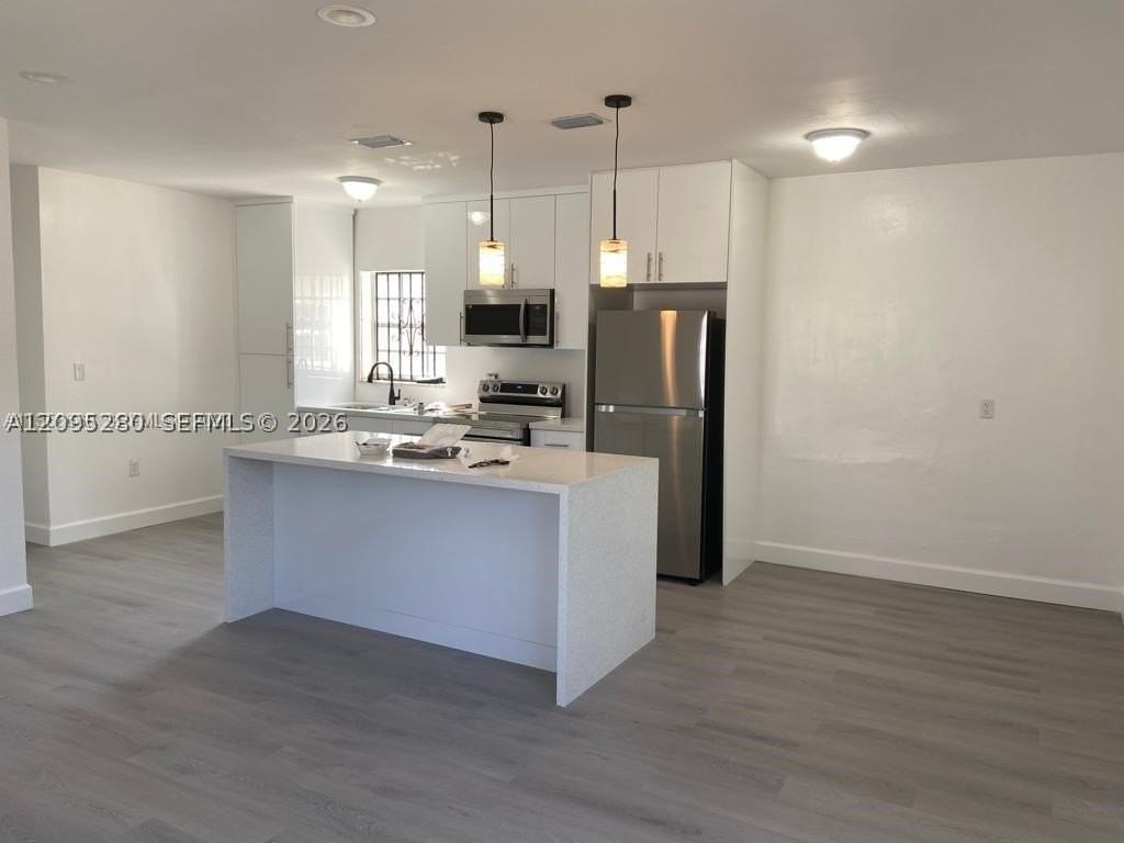 1840 Ne 174th St #1 - Photo 4 of 15
