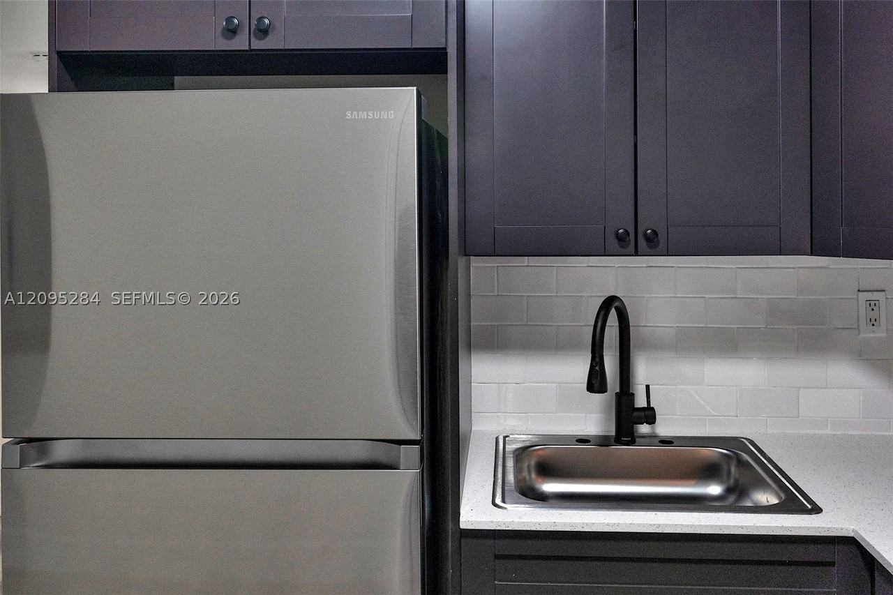 4037 Sw 65th Ave #13 - Photo 3 of 12