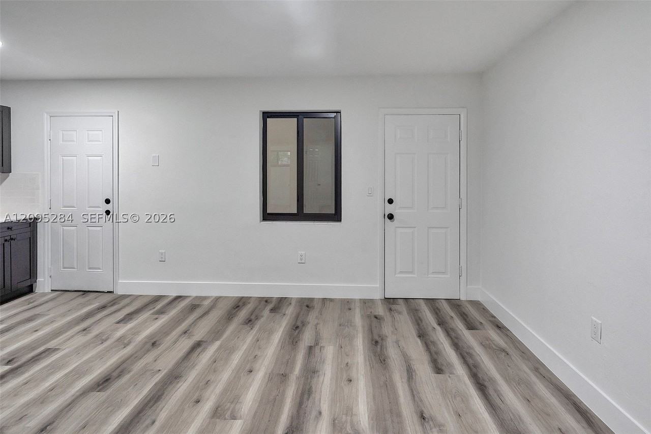4037 Sw 65th Ave #13 - Photo 6 of 12