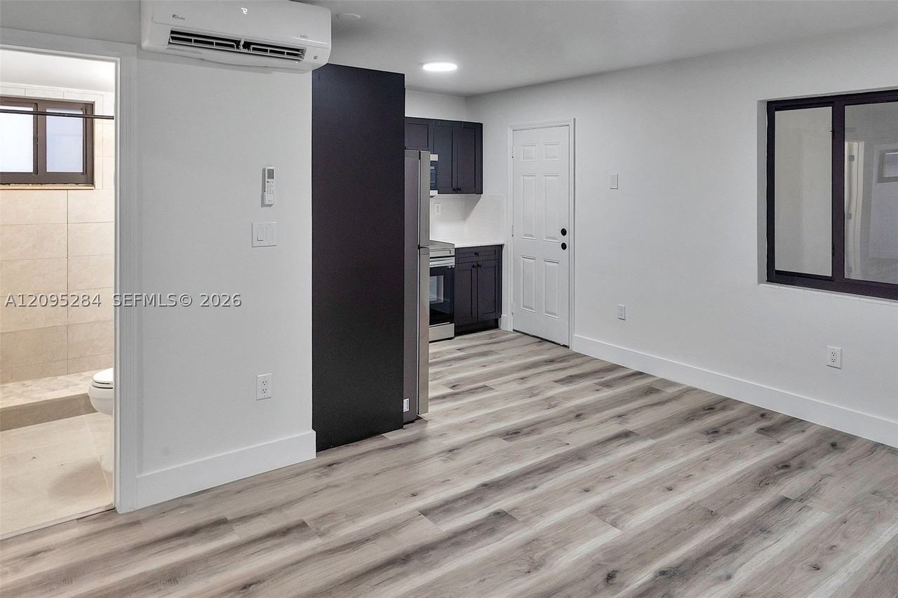 4037 Sw 65th Ave #13 - Photo 7 of 12