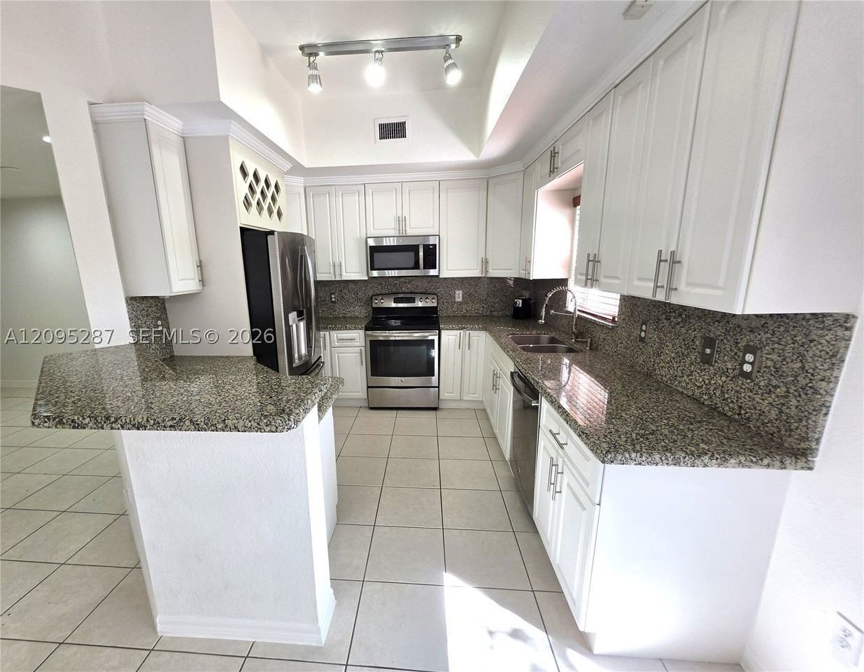 22231 Sw 88th Path - Photo 2 of 18