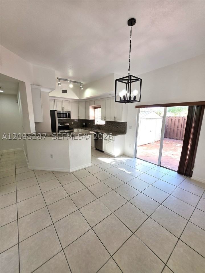 22231 Sw 88th Path - Photo 4 of 18