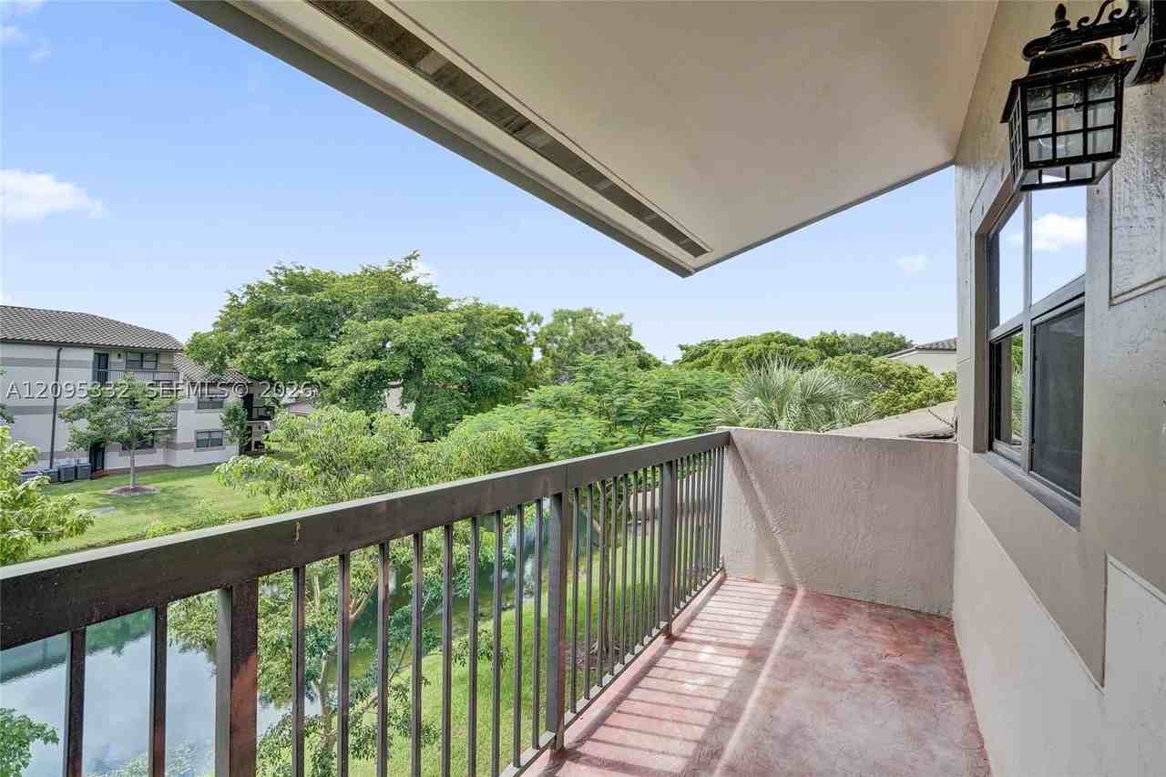 9946 Nob Hill Pl #9946 - Photo 2 of 40