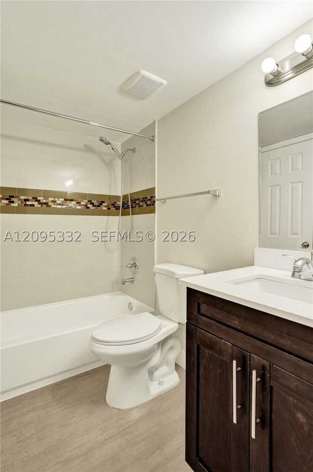 9946 Nob Hill Pl #9946 - Photo 3 of 40