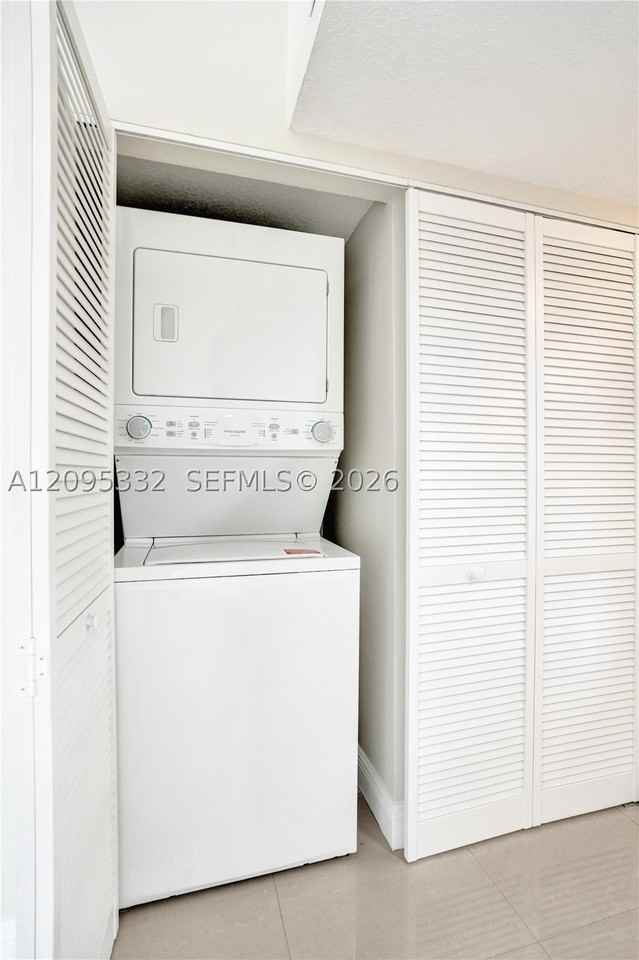 9946 Nob Hill Pl #9946 - Photo 4 of 40