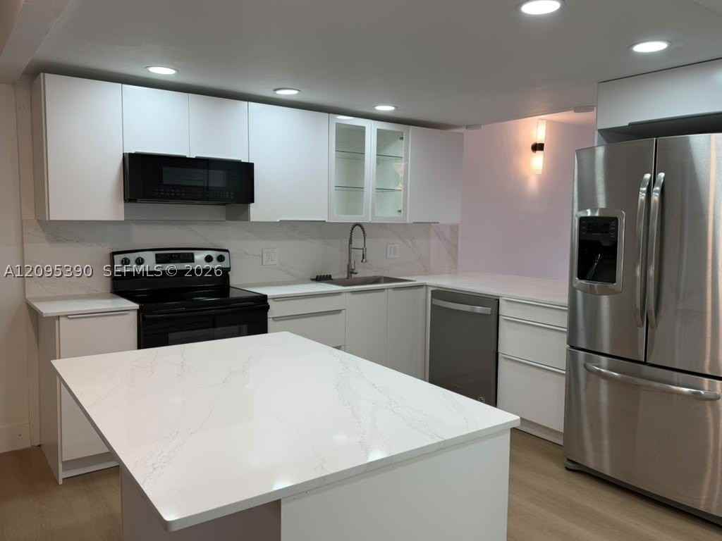 639 N University Dr #17 - Photo 3 of 9