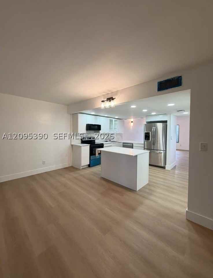 639 N University Dr #17 - Photo 4 of 9
