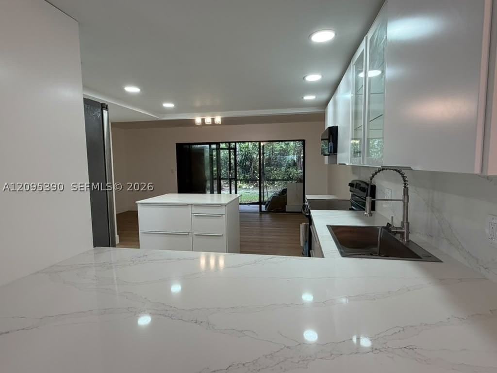 639 N University Dr #17 - Photo 5 of 9