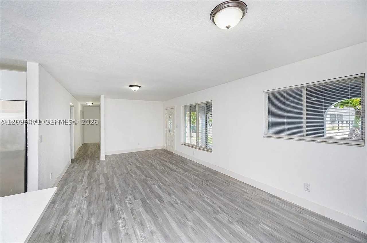 11950 Sw 182nd Ter - Photo 4 of 23