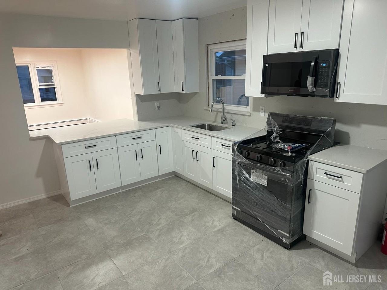 448 Baker Pl - Photo 2 of 6