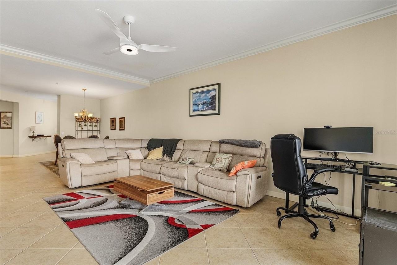 8541 Amberjack Cir #202 - Photo 3 of 33