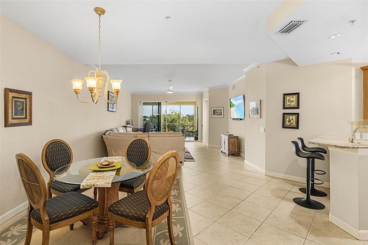 8541 Amberjack Cir #202 - Photo 5 of 33