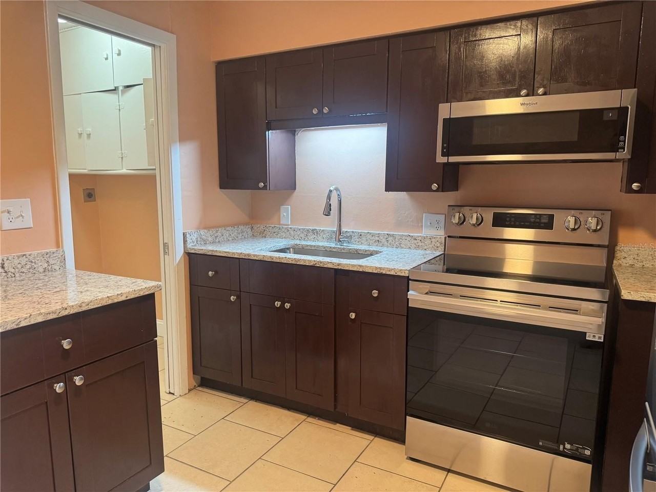 530 Briarwood Rd - Photo 5 of 35