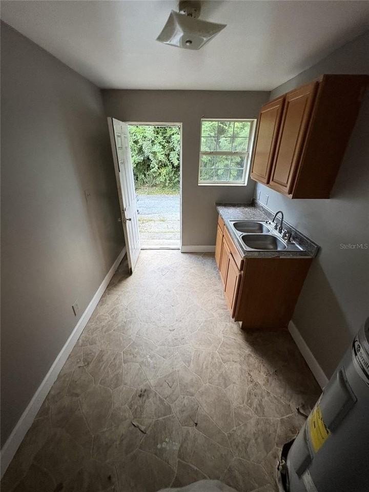455 Pursley St #A4 - Photo 6 of 9