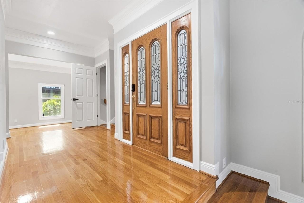 5812 Bayshore Blvd - Photo 5 of 39