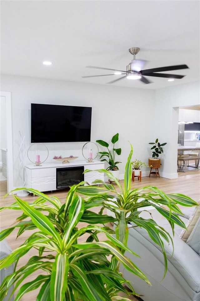 3931 Shoreside Cir - Photo 7 of 22
