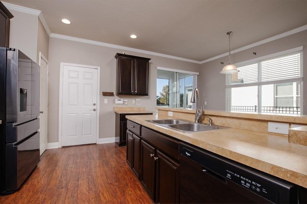 8639 Turnstone Shore Ln - Photo 5 of 49