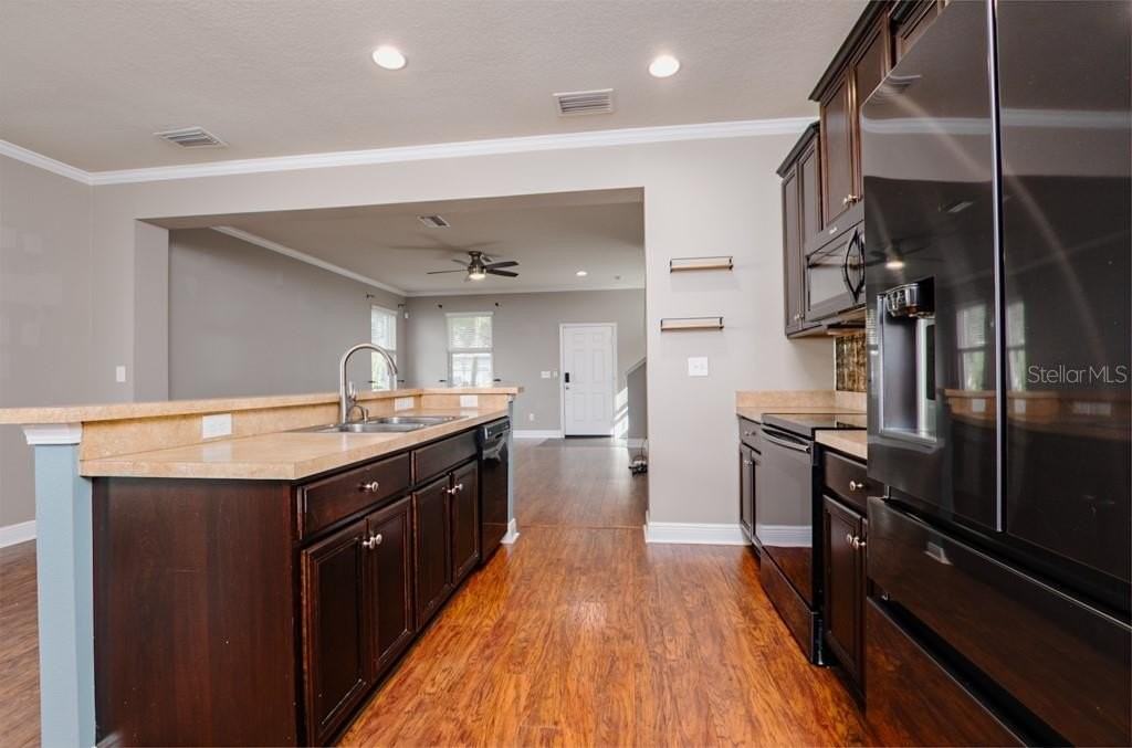 8639 Turnstone Shore Ln - Photo 6 of 49