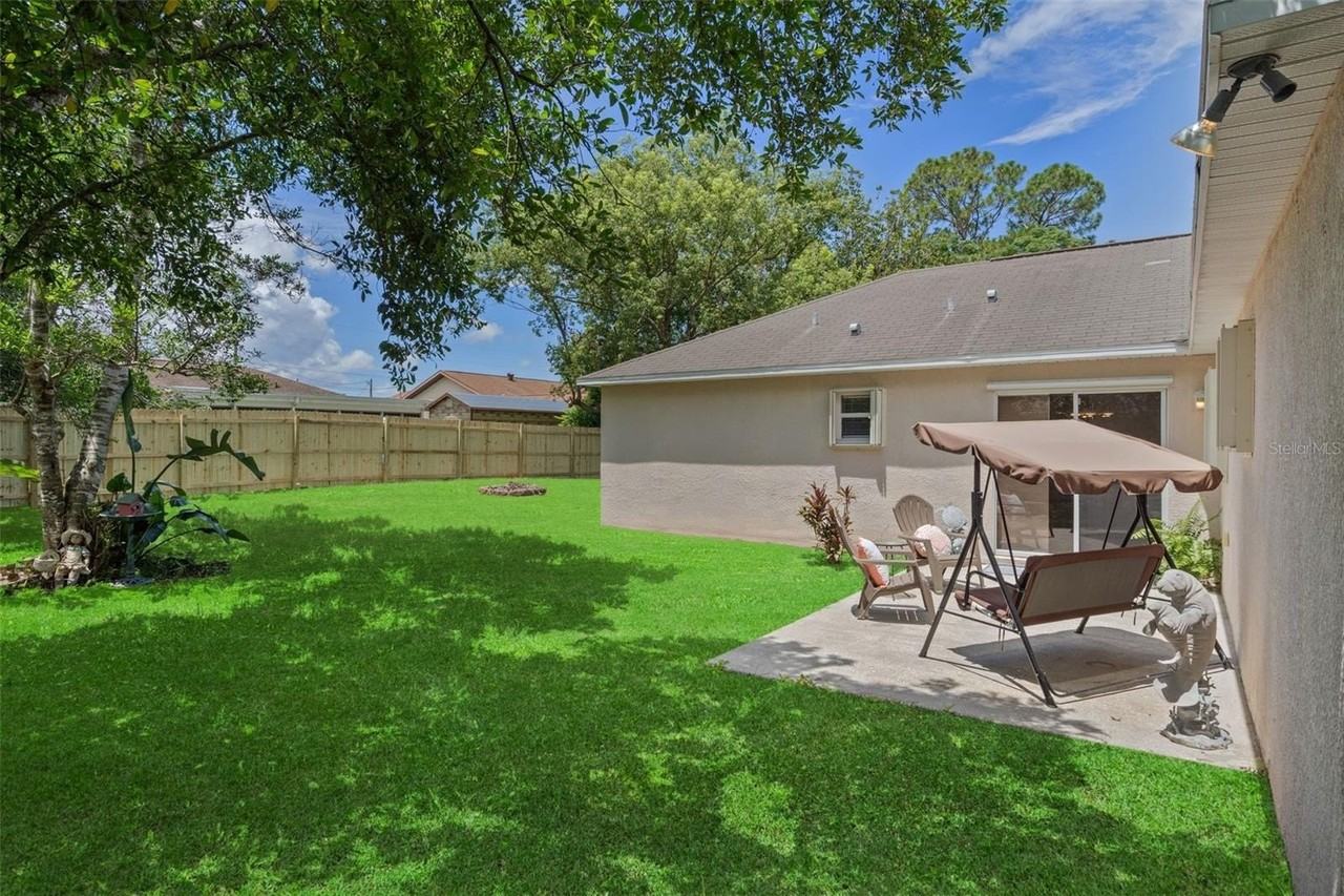 9572 Horizon Dr - Photo 3 of 28