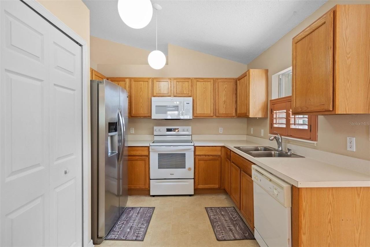 9572 Horizon Dr - Photo 5 of 28