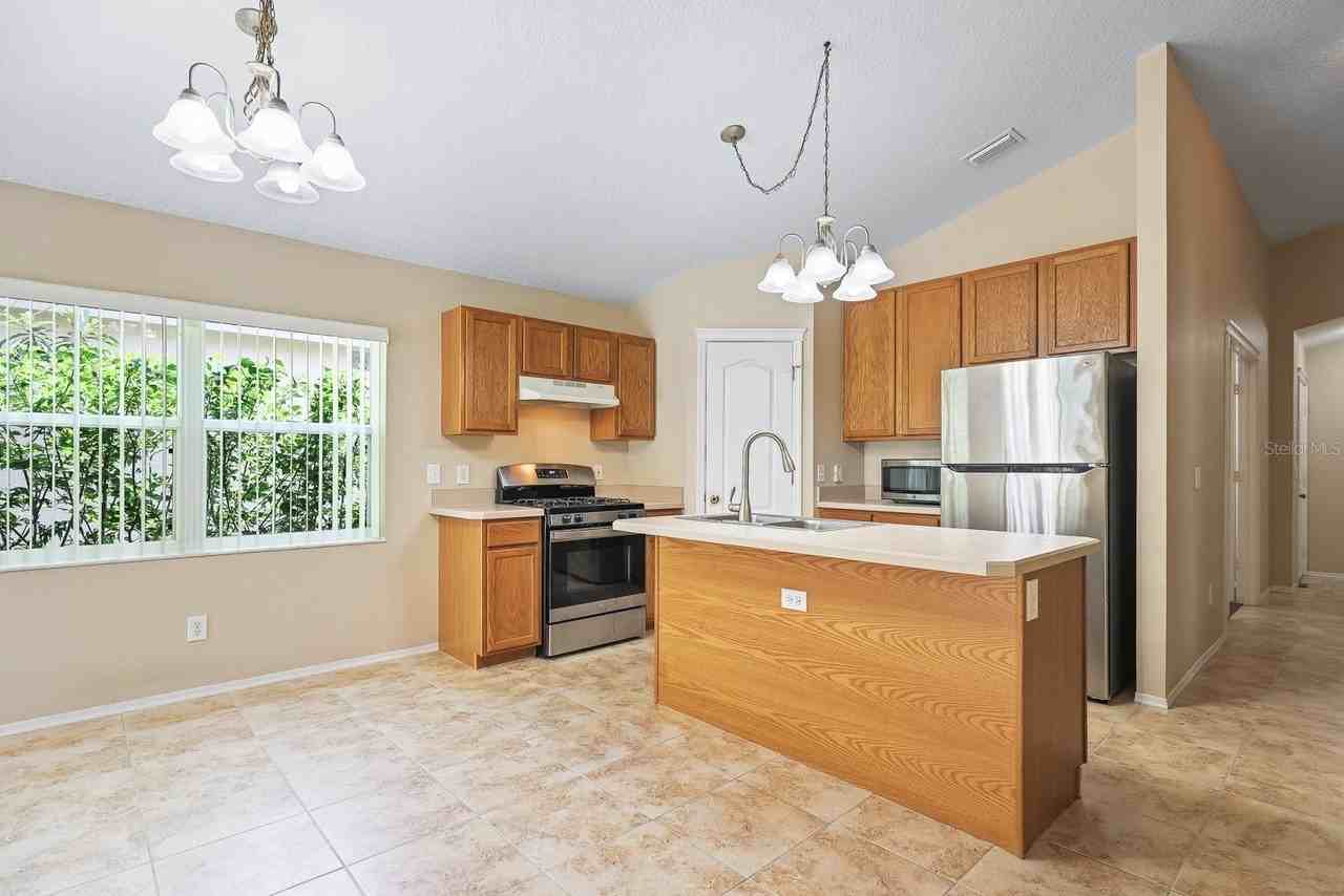 5726 Tanagerlake Rd - Photo 4 of 33