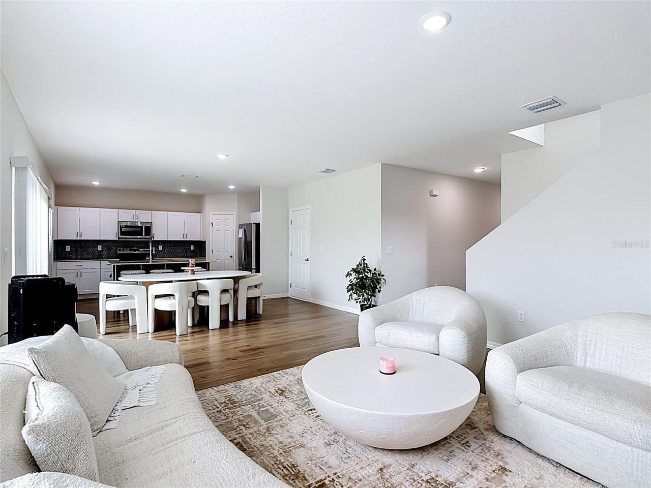 1414 Sea Glass Rd - Photo 4 of 50