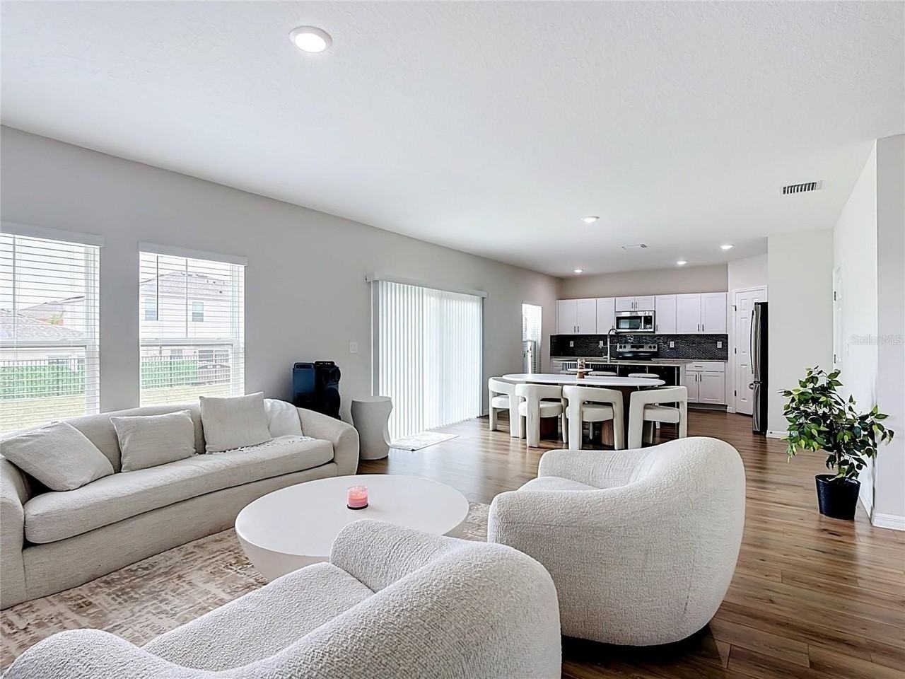 1414 Sea Glass Rd - Photo 5 of 50