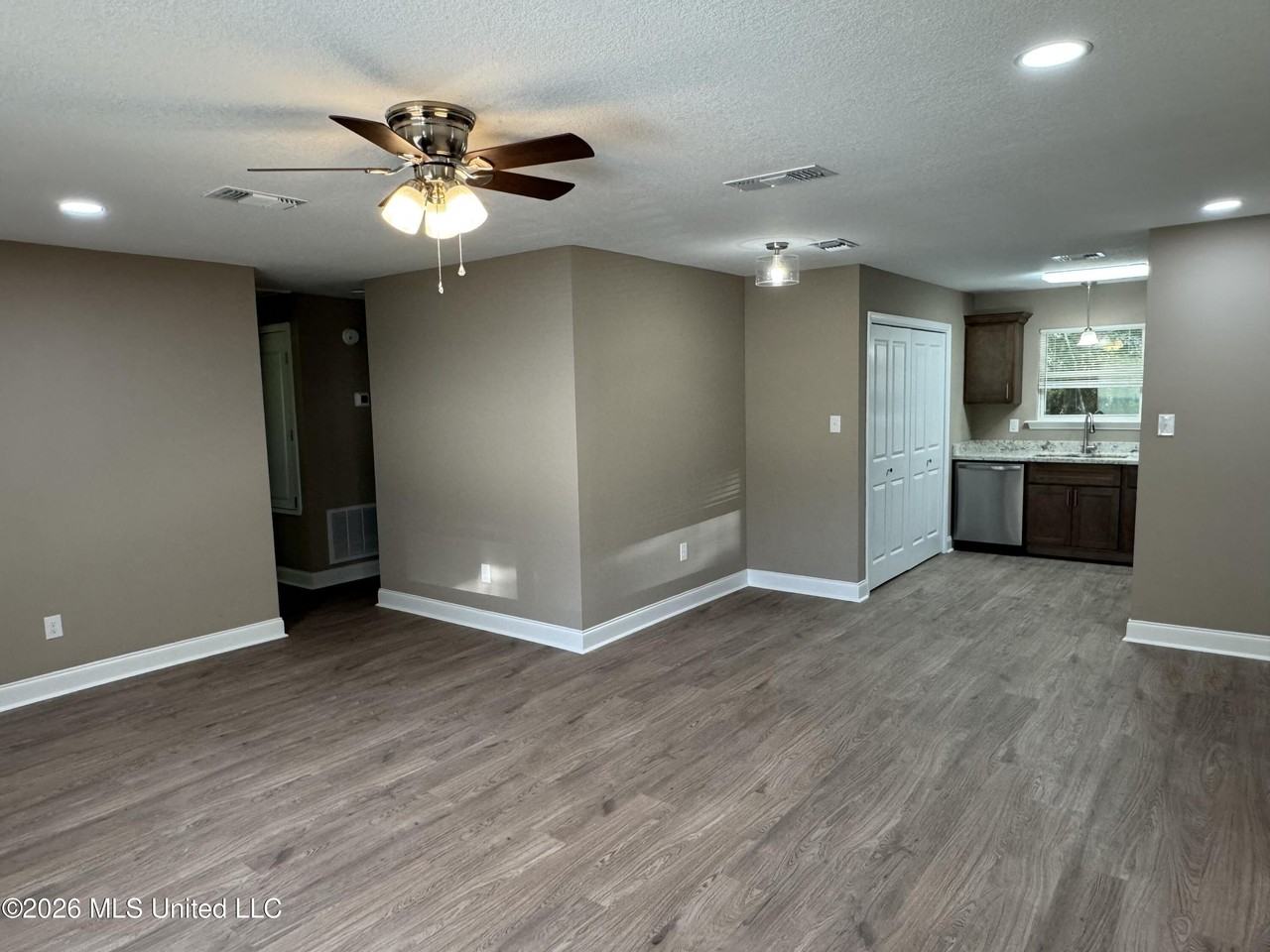 4 Woodcock Cir - Photo 5 of 10