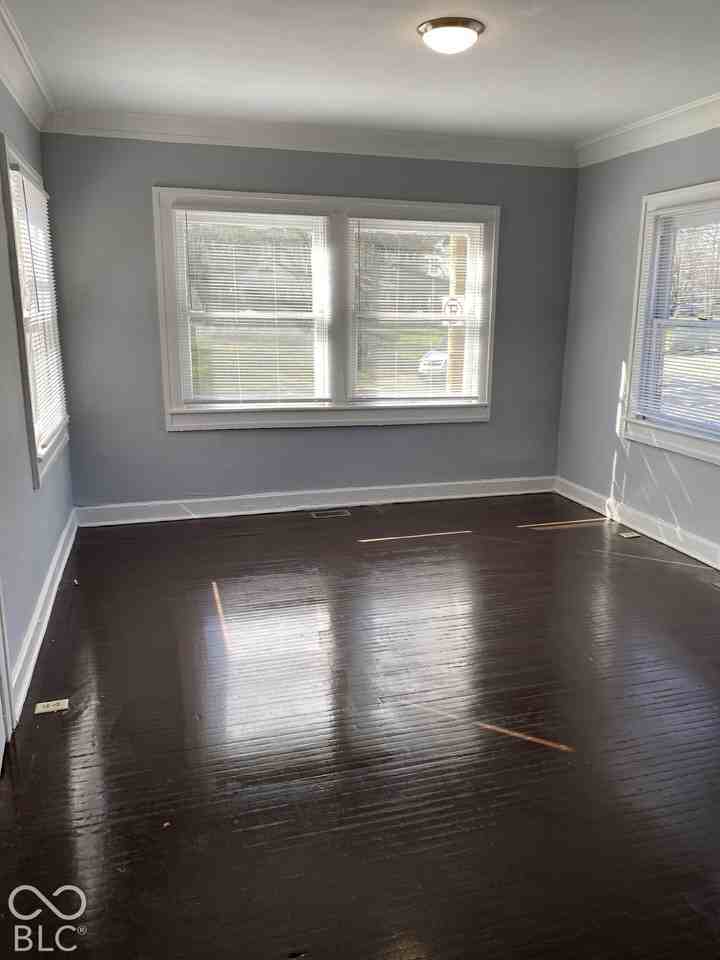 634 E 37th St #1 - Photo 2 of 12