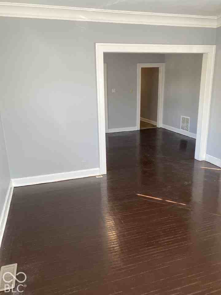 634 E 37th St #1 - Photo 3 of 12