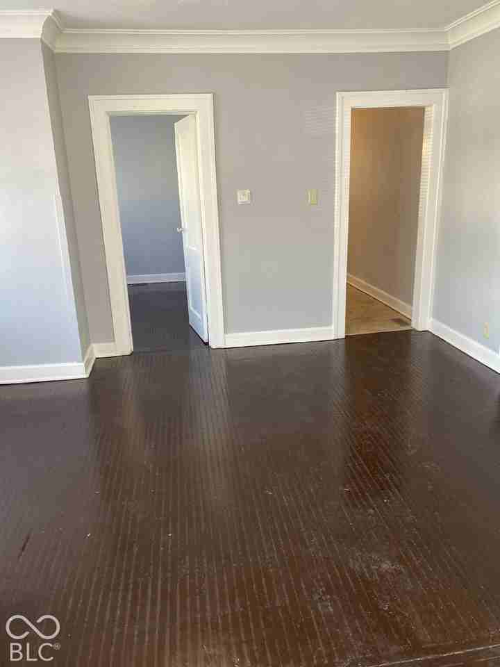 634 E 37th St #1 - Photo 4 of 12