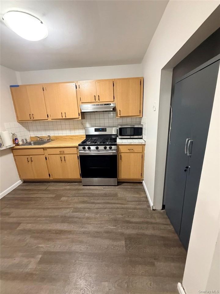 356 Mulry Ln #2ndFL - Photo 6 of 16