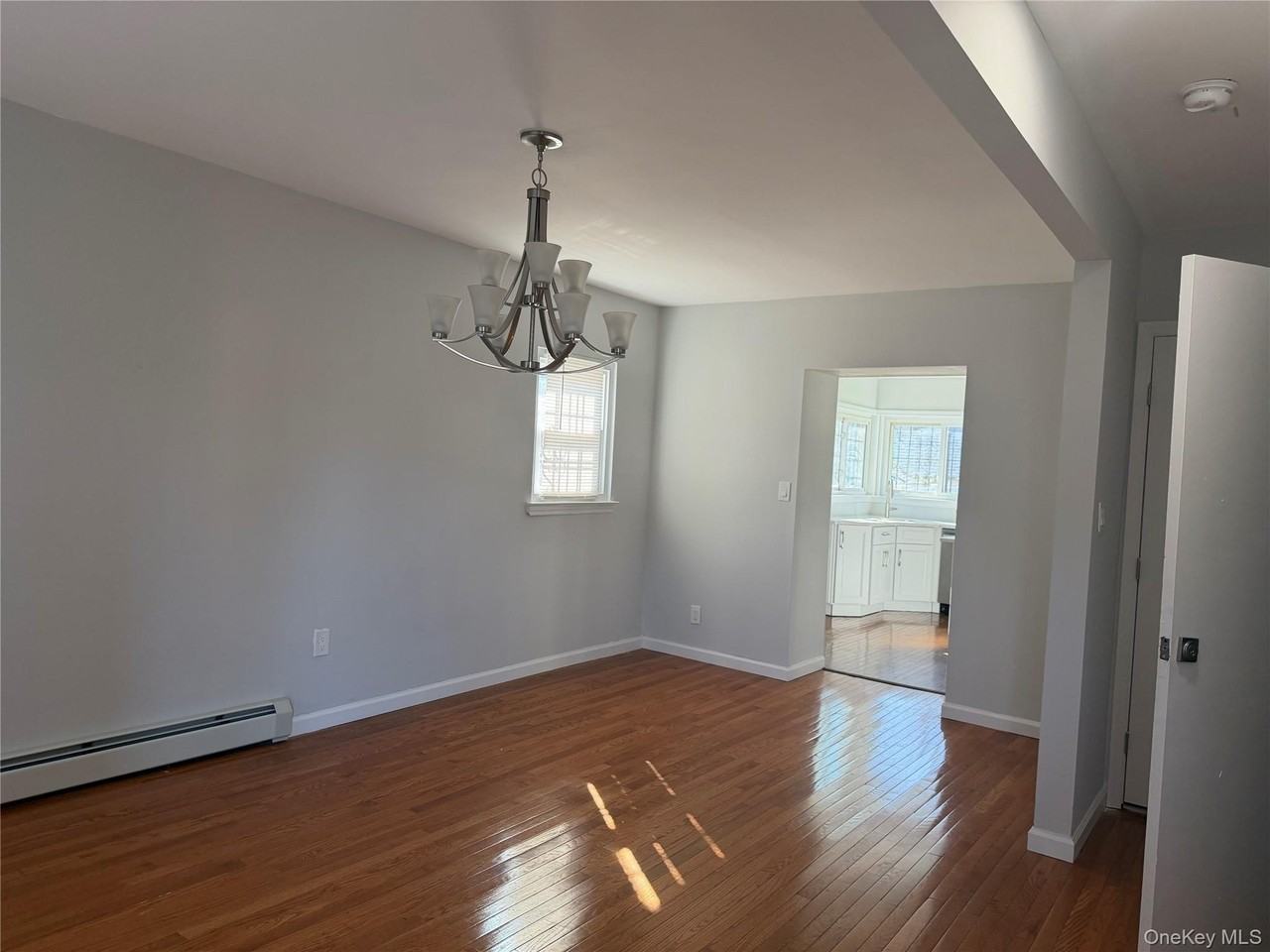12908 Francis Lewis Blvd - Photo 2 of 8