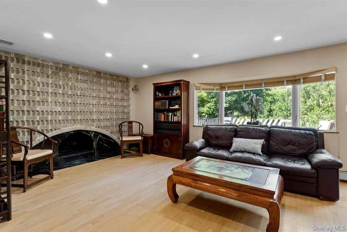 15 Sherwood Ln - Photo 7 of 36