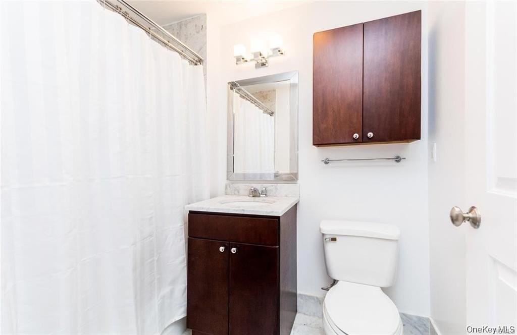 3800 Blackstone Ave #2S - Photo 6 of 11