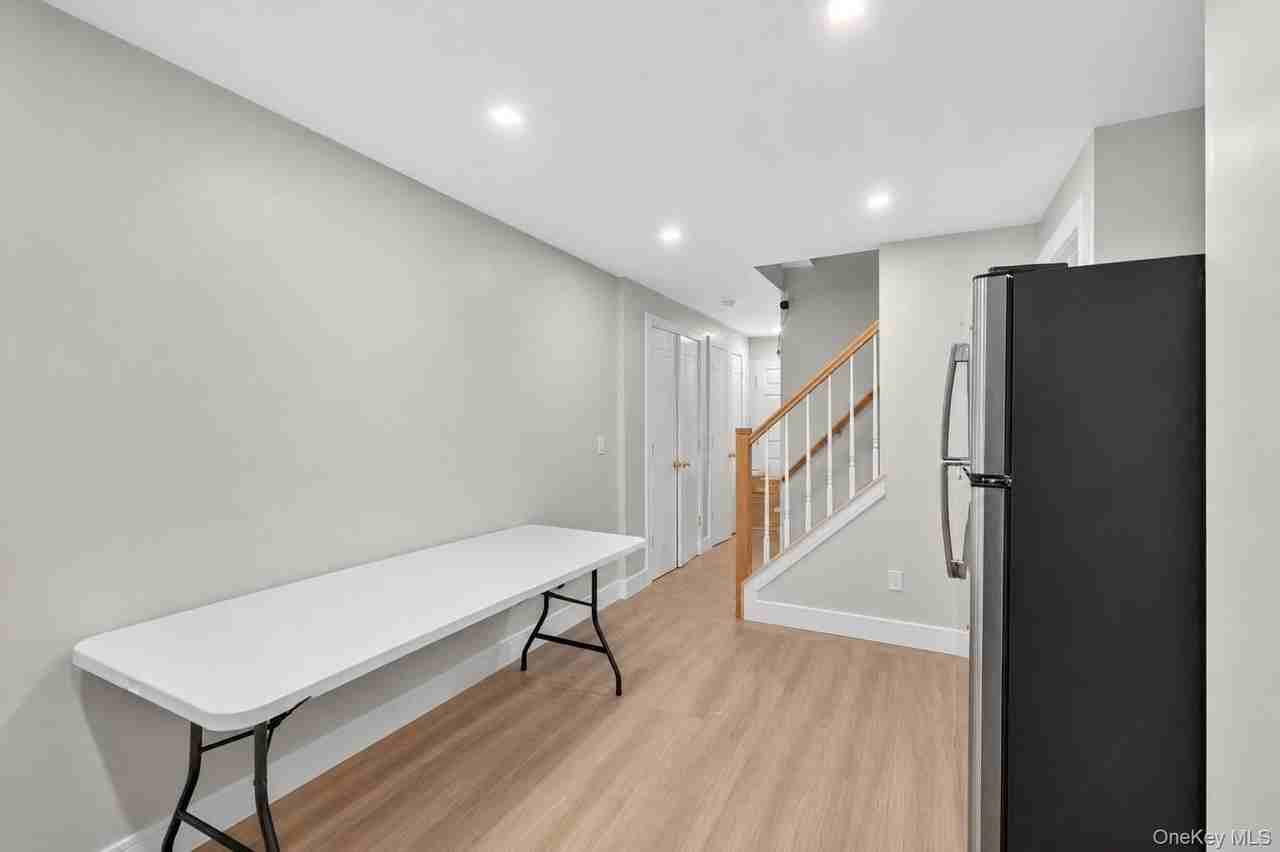 8 Apple Hill Dr - Photo 6 of 25