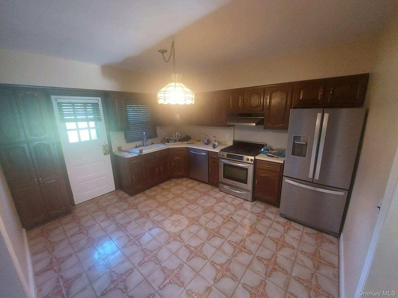 368 Packman Ave - Photo 2 of 15