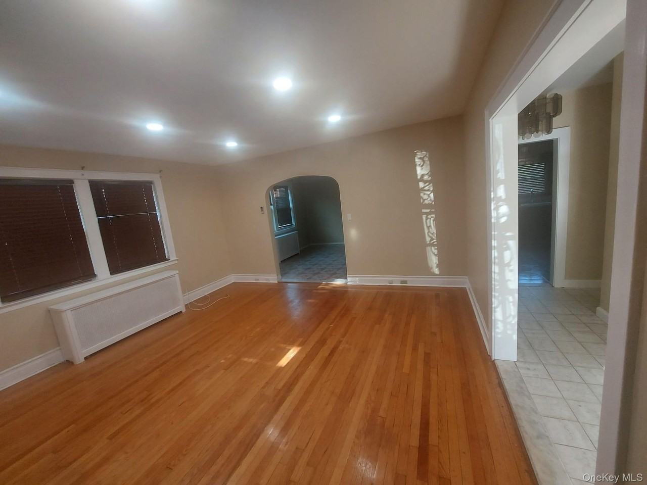 368 Packman Ave - Photo 3 of 15