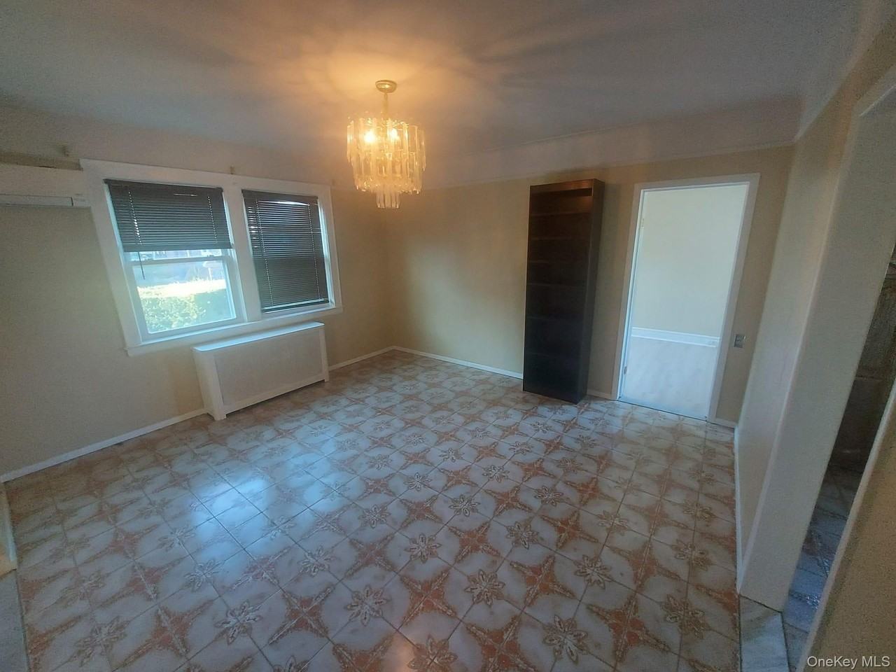 368 Packman Ave - Photo 7 of 15